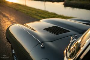 Image 48/50 of Jaguar E-Type 3.8 Flat Floor (1961)