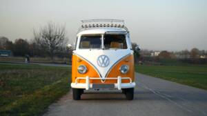 Image 3/26 of Volkswagen T1 Brasil &quot;Samba&quot; (1975)