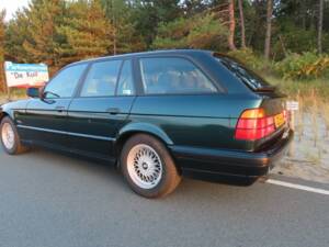 Image 5/8 of BMW 525i Touring (1995)