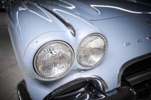 Image 19/78 of Chevrolet Corvette (1962)