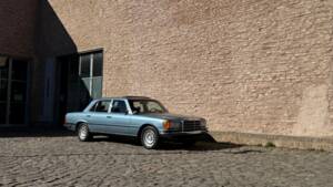 Image 51/147 de Mercedes-Benz 450 SEL 6,9 (1976)
