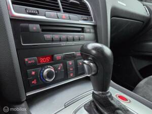 Image 30/50 of Audi Q7 4.2 FSI quattro (2006)
