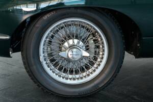 Image 7/50 de Jaguar E-Type (1970)