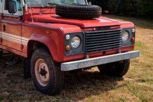 Image 20/50 de Land Rover Defender 110 (1983)