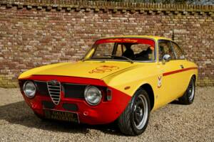 Image 32/50 of Alfa Romeo Giulia 1600 Sprint GT (1965)
