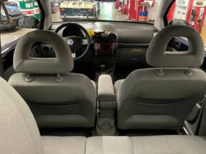 Bild 16/17 von Volkswagen New Beetle 1.4 (2002)