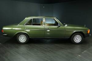Bild 6/50 von Mercedes-Benz 300 D (1981)