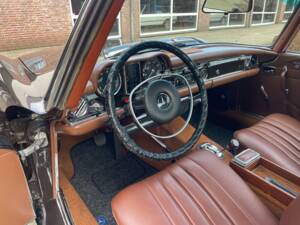 Image 5/25 of Mercedes-Benz 280 SL (1970)