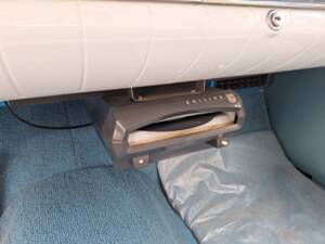 Image 18/34 of Oldsmobile Series 88 Holiday Hardtop (1958)