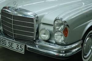 Image 19/50 of Mercedes-Benz 280 SE 3,5 (1970)