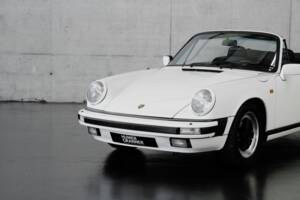 Image 40/46 de Porsche 911 Carrera 3.2 (1984)