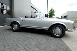 Image 7/36 of Mercedes-Benz 280 SL (1970)