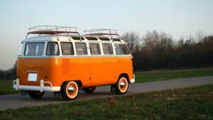 Image 7/26 of Volkswagen T1 Brasil &quot;Samba&quot; (1975)