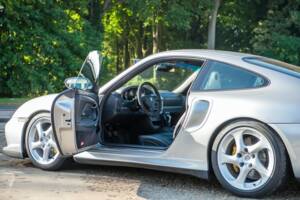 Bild 23/37 von Porsche 911 GT2 (2003)