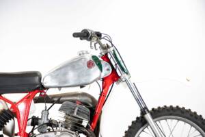 Image 34/50 of CZ 250 (1977)