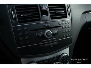 Imagen 38/40 de Mercedes-Benz C 63 AMG T (2009)