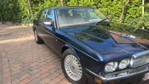 Afbeelding 5/8 van Daimler XJ 6 4.0 (1992)