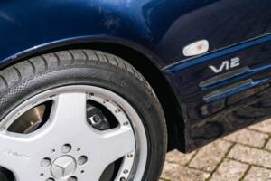Image 17/50 of Mercedes-Benz SL 600 (2000)