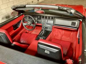 Bild 25/32 von Chevrolet Corvette Convertible (1988)