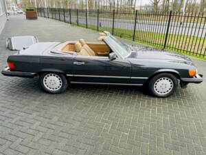 Image 7/30 of Mercedes-Benz 560 SL (1988)