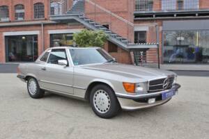 Image 2/29 of Mercedes-Benz 500 SL (1986)