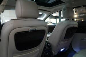 Image 14/32 of Jaguar XJ 5.0 (2011)