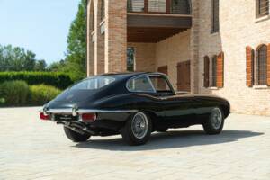 Obraz 8/50 pojazdu Jaguar E-Type (1968)