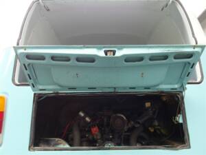 Bild 71/99 von Volkswagen T2b Kastenwagen (1977)