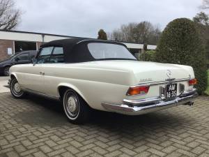 Image 2/25 of Mercedes-Benz 280 SE (1969)
