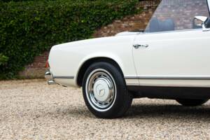 Image 32/50 de Mercedes-Benz 280 SL (1971)