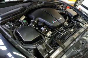 Bild 25/32 von BMW M6 (2006)