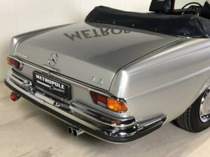 Image 10/31 of Mercedes-Benz 280 SE 3,5 (1970)