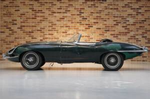 Image 6/28 of Jaguar E-Type 3.8 (1962)