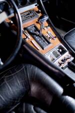 Image 17/23 de Ferrari 400 GT (1979)