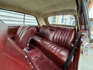 Image 9/33 of Mercedes-Benz 250 SE (1966)