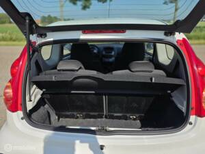 Image 24/32 of Peugeot 107 (2009)