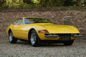 Image 24/50 of Ferrari 365 GTB/4 Daytona (1973)
