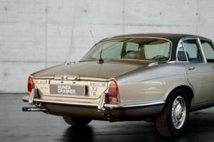 Bild 30/50 von Jaguar XJ 6 L 4.2 (1975)