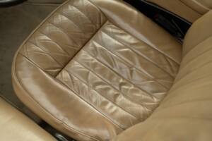 Bild 32/50 von Jaguar E-Type V12 (2+2) (1971)