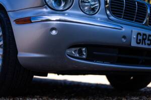 Image 33/50 of Jaguar XJ 8 4.2 (2003)