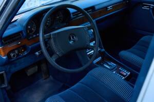 Image 19/25 of Mercedes-Benz 280 SE (1979)