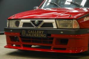 Image 28/50 de Alfa Romeo 75 3.0 V6 QV (1990)