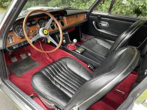 Image 7/26 of Ferrari 330 GT 2+2 (1966)