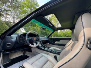 Immagine 37/77 di Porsche 928 GT (1990)