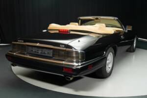 Image 8/8 of Jaguar XJS 4.0 (1994)