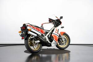Immagine 4/50 di Yamaha RZV 500 R (1985)