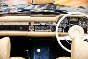 Image 18/31 de Mercedes-Benz 280 SL (1968)