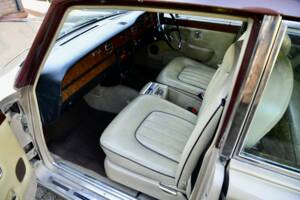 Image 29/50 of Rolls-Royce Silver Shadow II (1977)