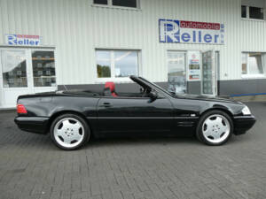 Image 8/28 of Mercedes-Benz SL 500 (1998)