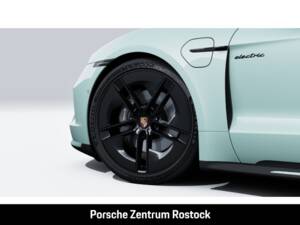 Bild 10/14 von Porsche Taycan 4S (1900)